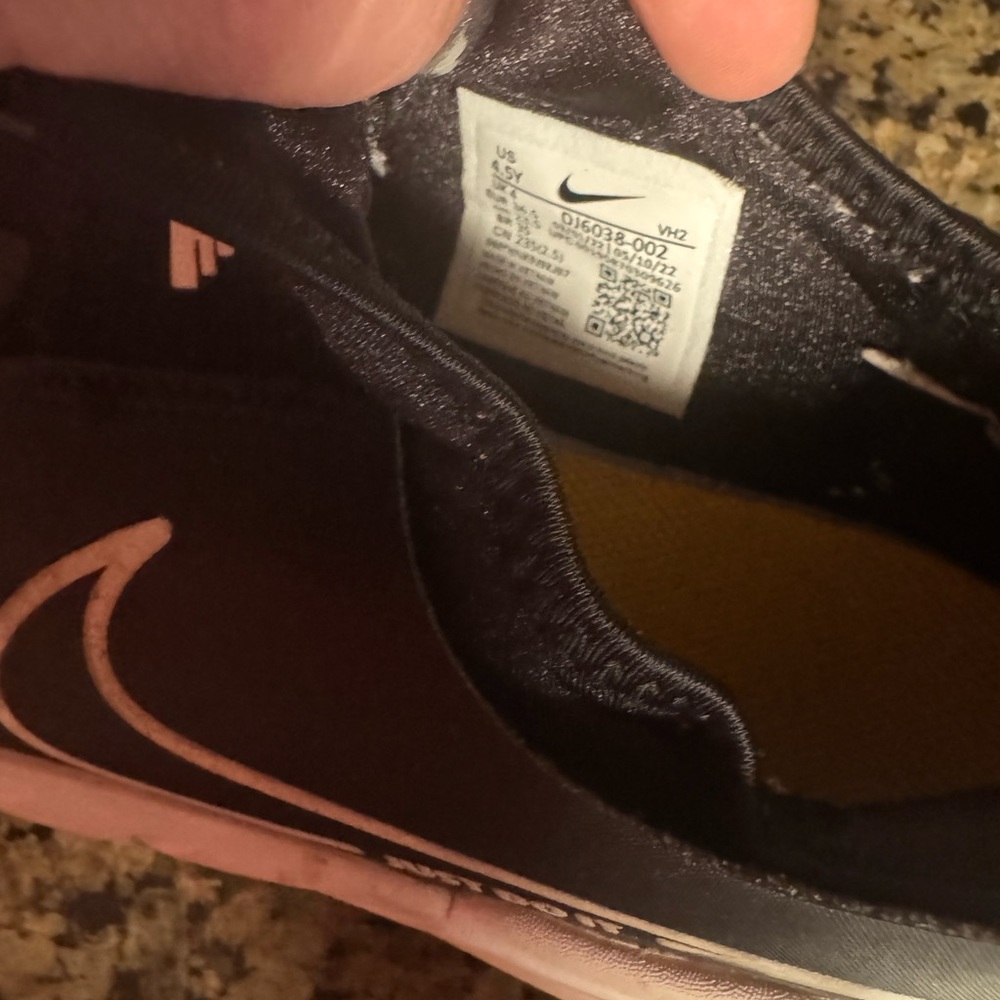 Nike - Picture 5 of 5